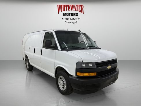 Used 2019 Chevrolet Express 3500 w/ Driver Convenience Package image 5