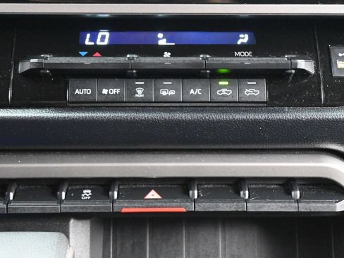 Used 2022 Toyota Tundra SR5 w/ Convenience Package RWD image 19