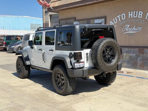 Used 2018 Jeep Wrangler Unlimited Sport AWD/4WD image 8