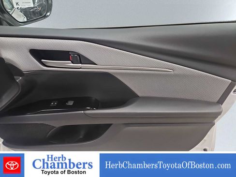 Used 2026 Toyota Camry SE w/ Convenience Package AWD/4WD image 16