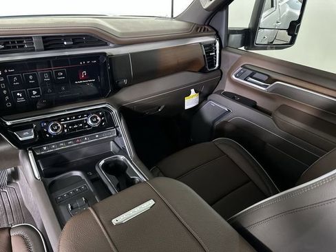New 2026 GMC Sierra 3500 Denali w/ Denali Reserve Package AWD/4WD image 37