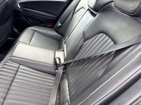 Used 2022 Genesis G70 2.0T w/ Prestige Package image 13