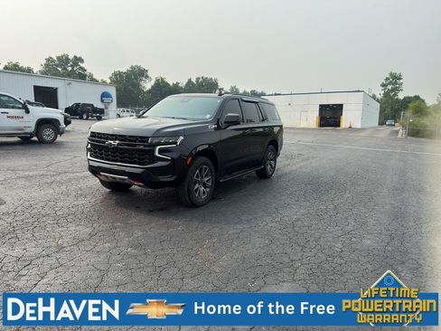 Used 2023 Chevrolet Tahoe Z71 w/ Luxury Package AWD/4WD image 2