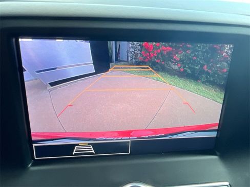 Used 2021 Chevrolet Camaro LT w/ 1LE Track Performance Package image 18