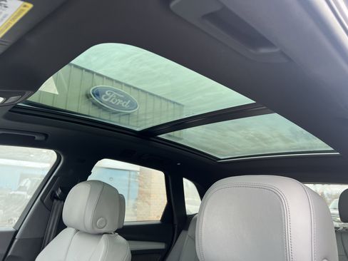 Used 2018 Audi SQ5 Premium Plus w/ Navigation Package image 13