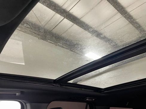 Used 2021 Ford Expedition Max XLT image 19