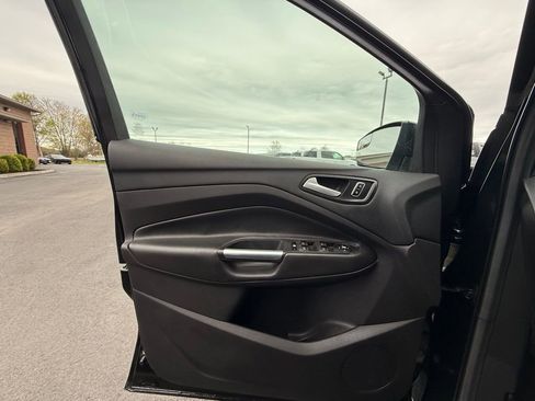 Used 2015 Ford Escape SE w/ Equipment Group 201A FWD image 22