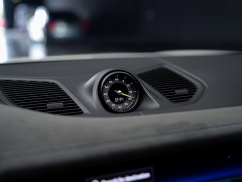 Used 2024 Porsche Cayenne Turbo GT image 50