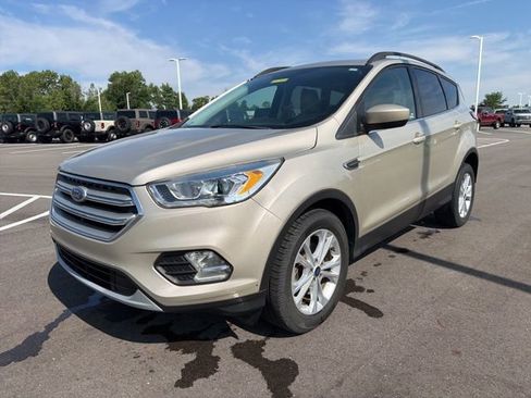Used 2018 Ford Escape SEL FWD image 2