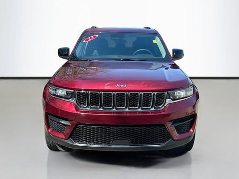 Used 2023 Jeep Grand Cherokee Laredo w/ Luxury Tech Group I image 4