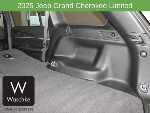 New 2025 Jeep Grand Cherokee Limited w/ Trailer Tow Package image 19