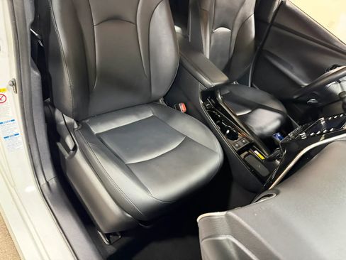 Used 2022 Toyota Prius XLE AWD/4WD image 45