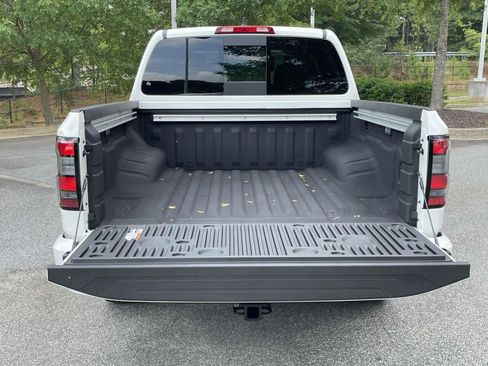 New 2025 Nissan Frontier SV w/ SV Convenience Package AWD/4WD image 8