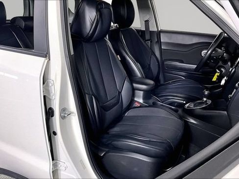 Used 2018 Kia Soul + FWD image 26
