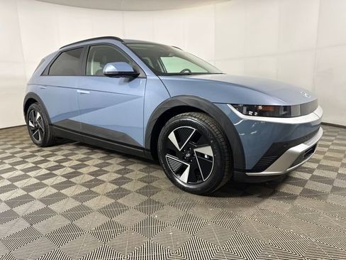 Certified 2025 Hyundai Ioniq 5 SEL image 2