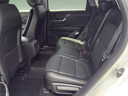 Used 2022 Lincoln Corsair AWD w/ Premium Package image 15
