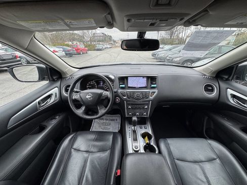Used 2018 Nissan Pathfinder SL w/ SL Premium Package image 16