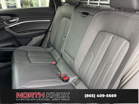 Used 2023 Audi e-tron Premium Plus w/ Premium Plus Package image 16