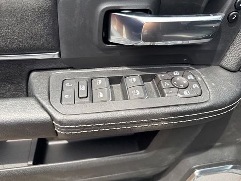 New 2026 RAM 2500 Laramie AWD/4WD image 17