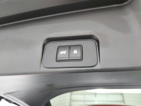 Used 2024 Nissan Rogue SV AWD/4WD image 39