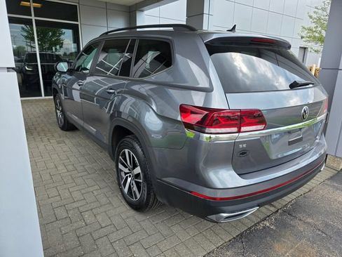 Used 2022 Volkswagen Atlas SE AWD/4WD image 2
