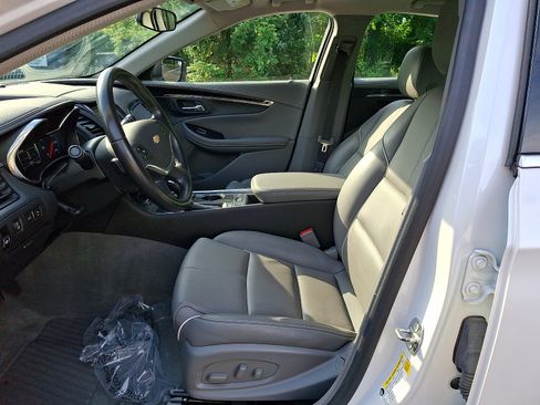 Used 2018 Chevrolet Impala Premier FWD image 14