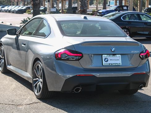 Certified 2025 BMW 230i Coupe w/ Convenience Package RWD image 4