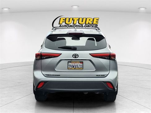 Used 2020 Toyota Highlander XLE image 6