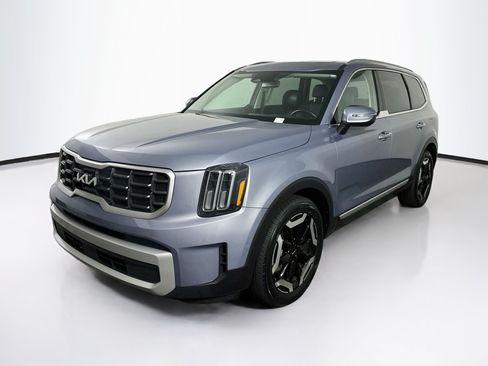 Used 2025 Kia Telluride S AWD/4WD image 3