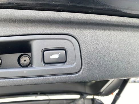 Used 2017 Honda Pilot Touring image 9