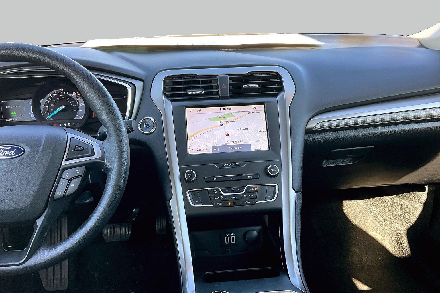 Used 2020 Ford Fusion SE FWD image 6
