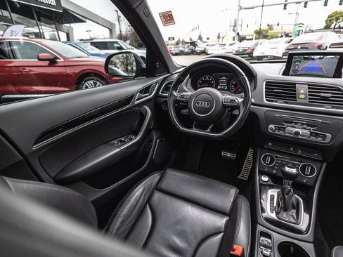 Used 2018 Audi Q3 2.0T Premium Plus w/ S Line Competition Package image 25