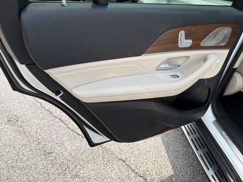 Used 2022 Mercedes-Benz GLS 450 4MATIC image 21
