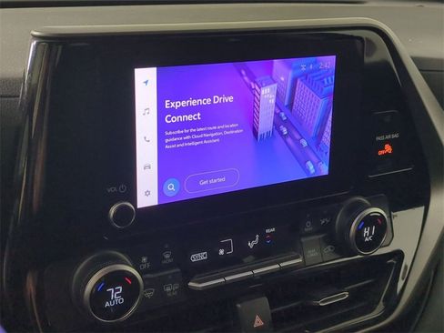 Used 2024 Toyota Highlander LE image 14