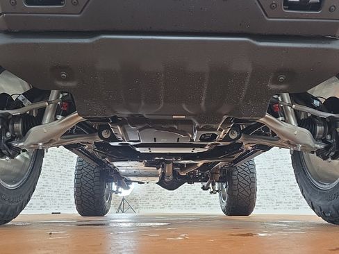 New 2025 Ford Bronco Badlands image 16