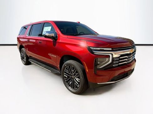 New 2025 Chevrolet Suburban Premier image 3