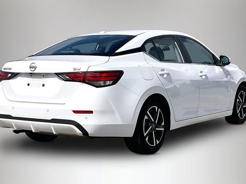 Used 2024 Nissan Sentra SV FWD image 5