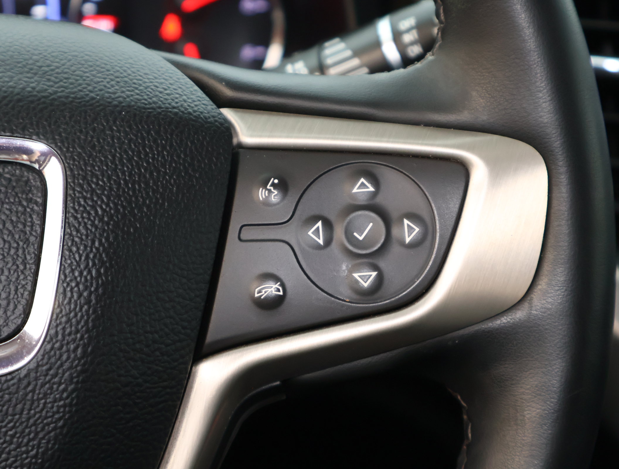 Used 2023 GMC Acadia Denali FWD image 18
