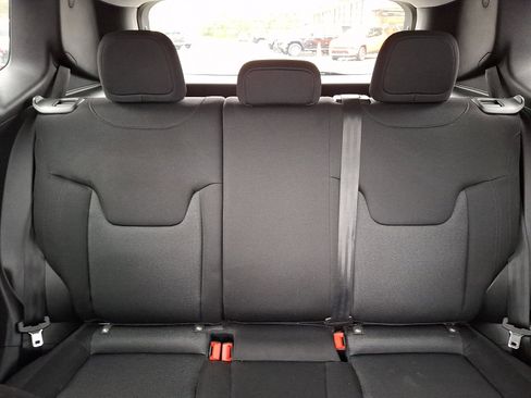 Used 2023 Jeep Renegade Latitude image 20