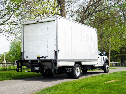 Used 2022 Ford F600 4x4 Regular Cab Super Duty w/ XLT Value Package image 5