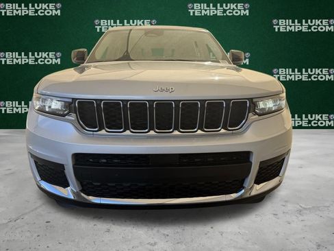 Used 2023 Jeep Grand Cherokee L Laredo image 9