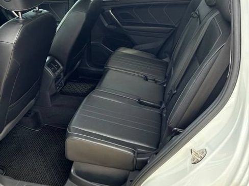 Used 2022 Volkswagen Tiguan SE w/ Panoramic Sunroof Package AWD/4WD image 10