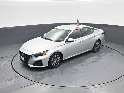 Used 2023 Nissan Altima 2.5 SV image 30
