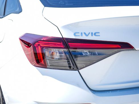Used 2025 Honda Civic Sport image 9