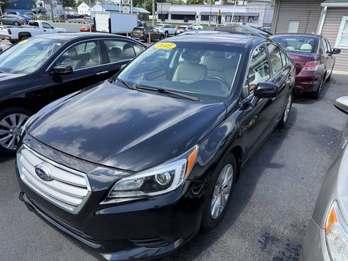 Used 2015 Subaru Legacy 2.5i Premium AWD/4WD image 2