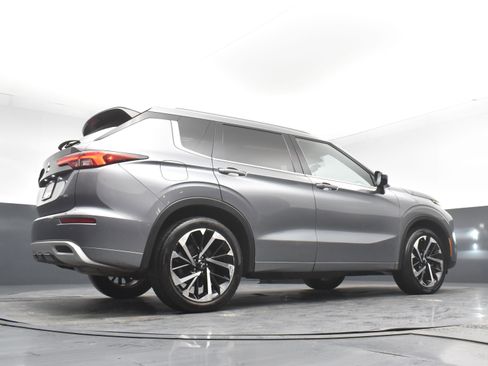 Used 2022 Mitsubishi Outlander SEL image 24