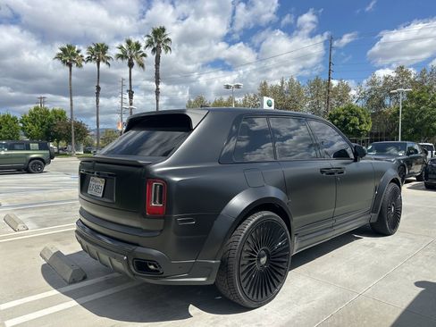Used 2019 Rolls-Royce Cullinan AWD/4WD image 3