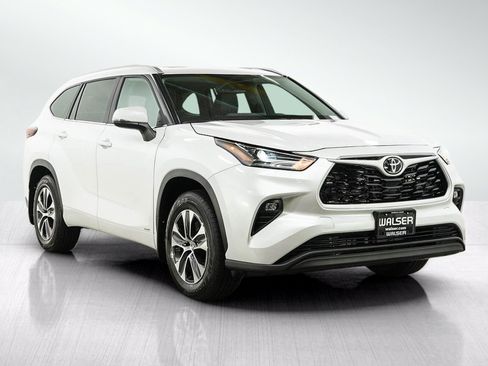 Certified 2026 Toyota Highlander XLE AWD/4WD image 7