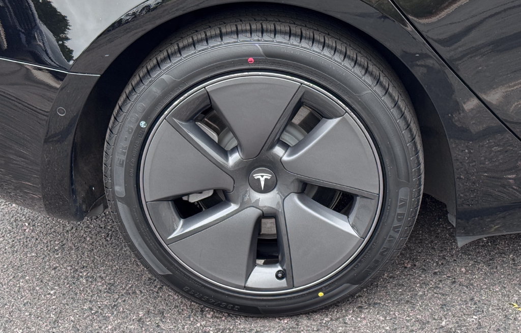 Used 2021 Tesla Model 3 Long Range AWD/4WD image 17