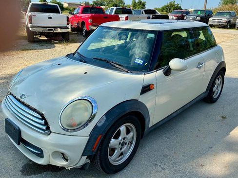 Used 2011 MINI Cooper Hardtop image 3